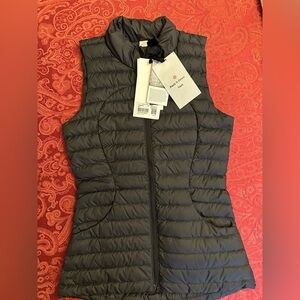 Lululemon Black Pack It Down Women’s Vest size 2, 700 down fill, New with Tags